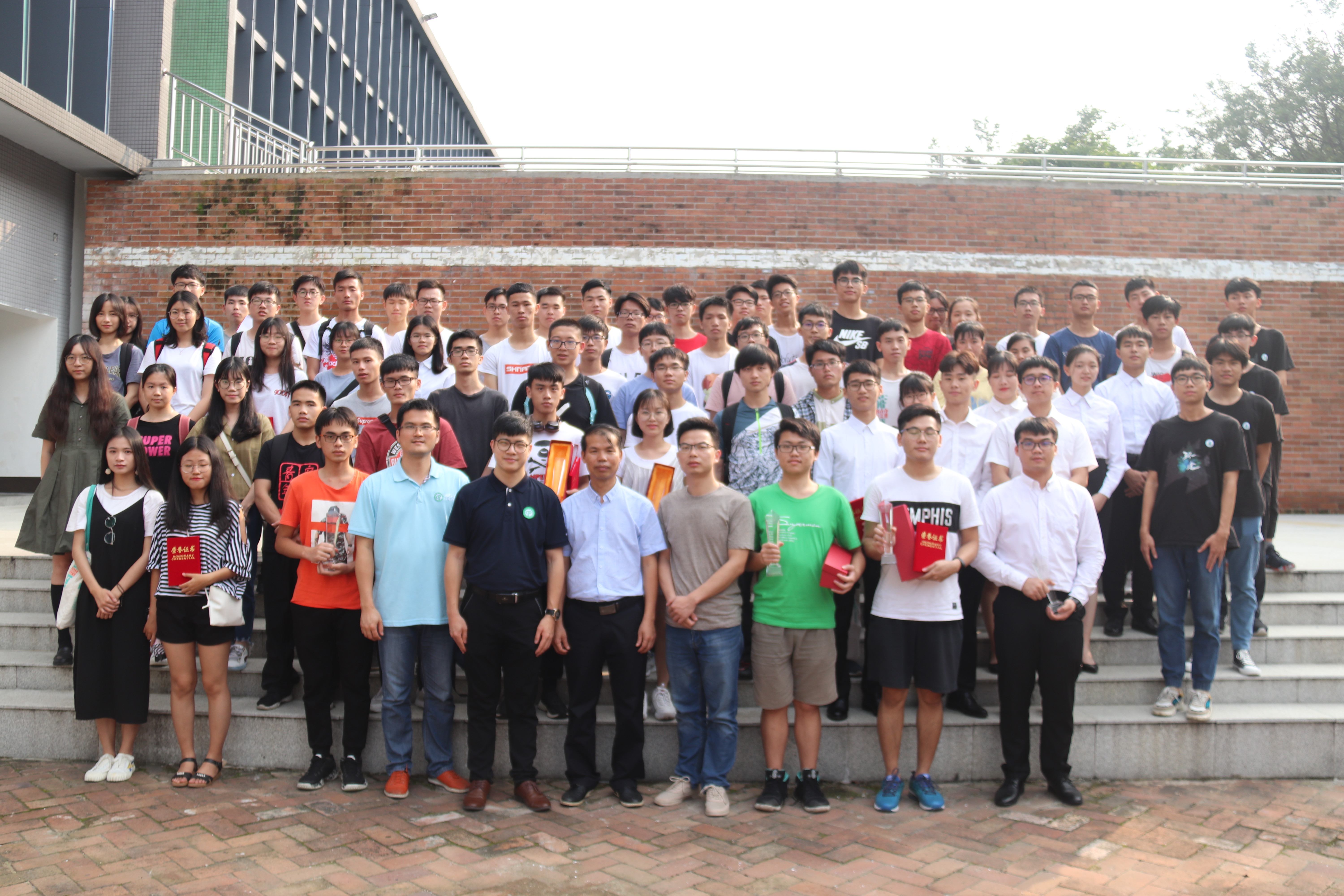 全体合照.jpg 全体合照.jpg